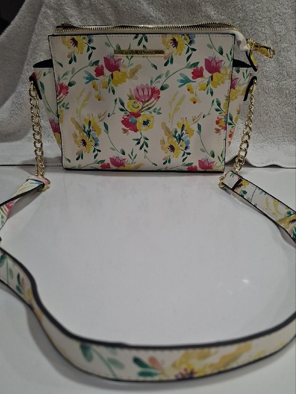 Crazy Deal Steve Madden Floral Zip Tote Bag in Cream